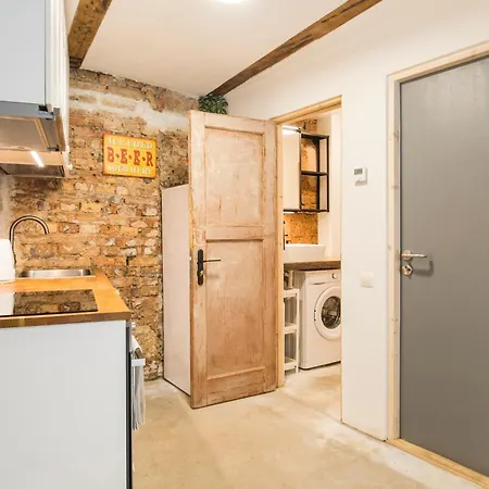 Appartement Neat Little With Free Parking