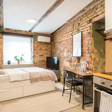 Apartment Neat Little With Free Parking *