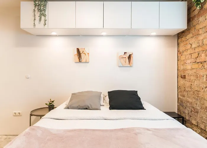 Dzīvoklis Neat Little With Free Parking *