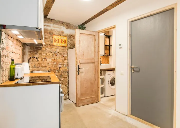 Dzīvoklis Neat Little With Free Parking